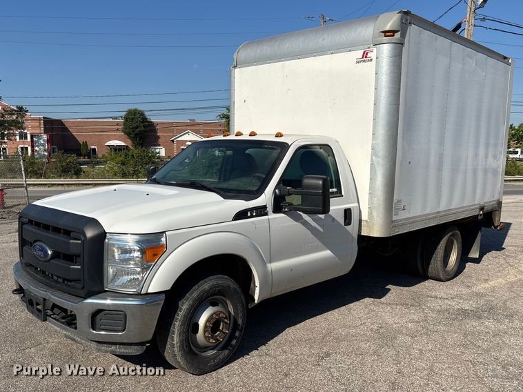 2015 Ford F350 Super Duty truck - EM5098