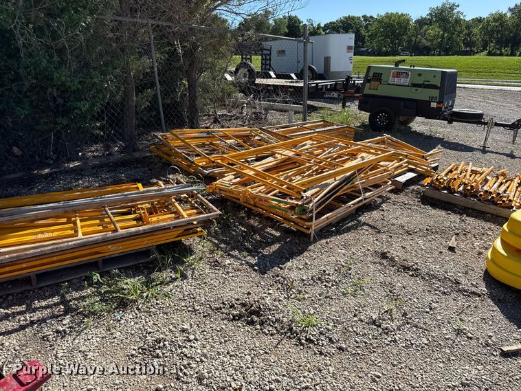 (6) pallets of scaffolding - EN0433