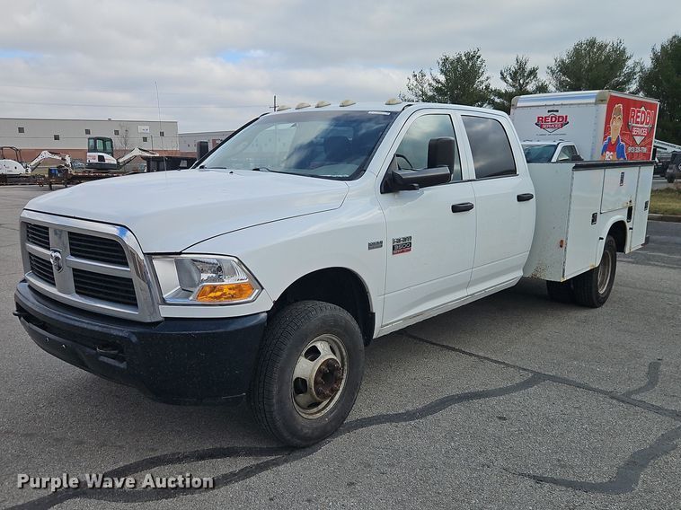2011 Dodge Ram 3500 Crew Cab utility bed pickup truck - EO7067