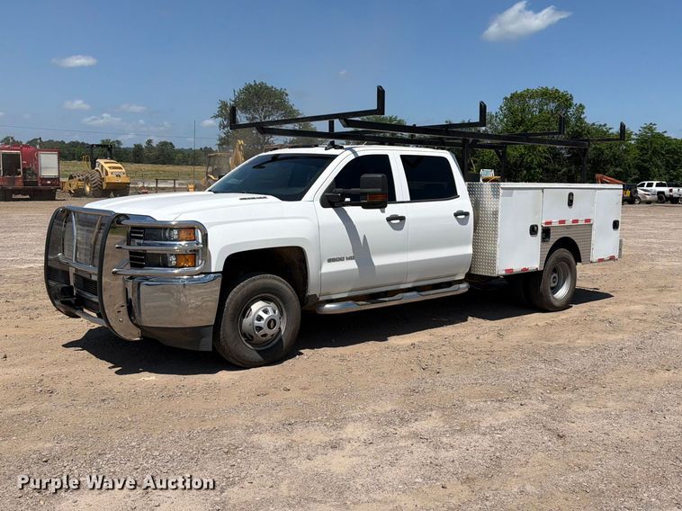 2016 Chevrolet Silverado 3500HD Crew Cab utility bed pickup truck - EQ8003