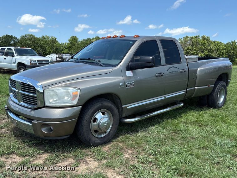 2008 Dodge Ram 3500 Crew Cab pickup truck - EQ8010