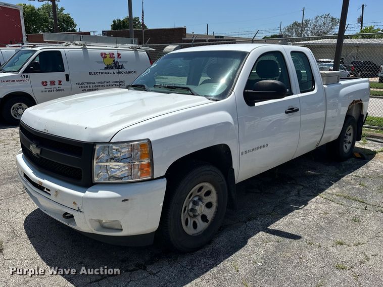 2008 Chevrolet Silverado 1500 Ext. Cab pickup truck - ES6511