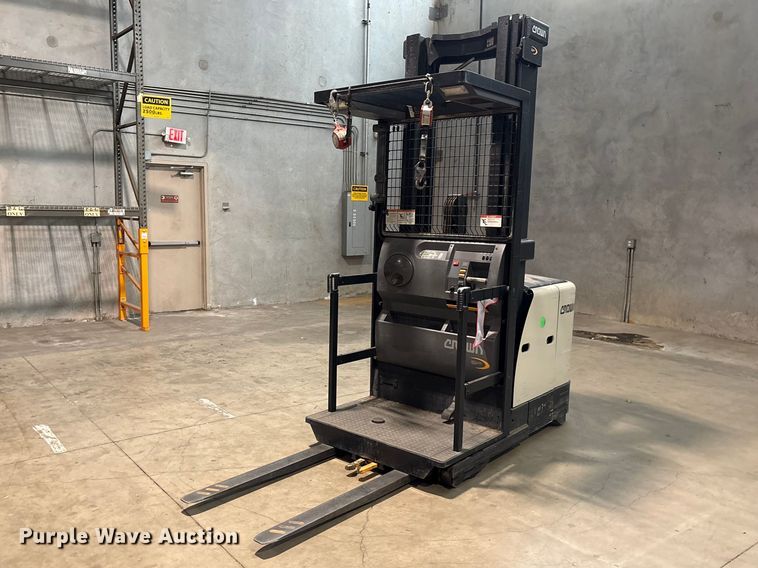 2019 Crown SP3520-30 order picker - EU0655