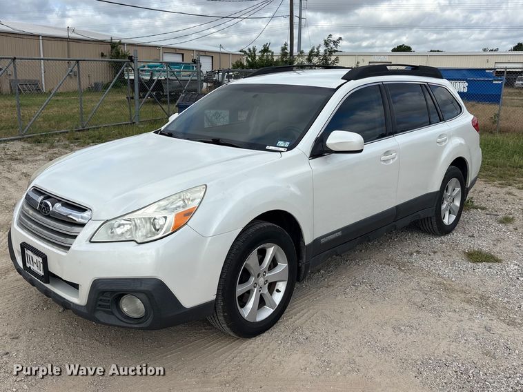 2013 Subaru Outback SUV - EU5703