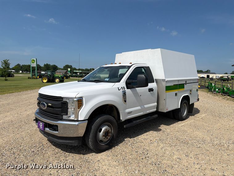 2019 Ford F350 Super Duty XL utility bed pickup truck - EX4529