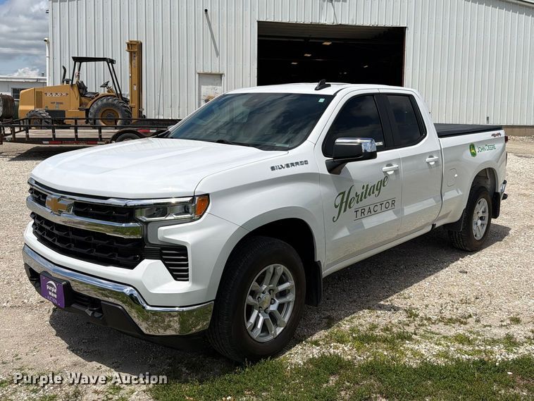 2022 Chevrolet Silverado 1500 Ext. Cab pickup truck - EX4539