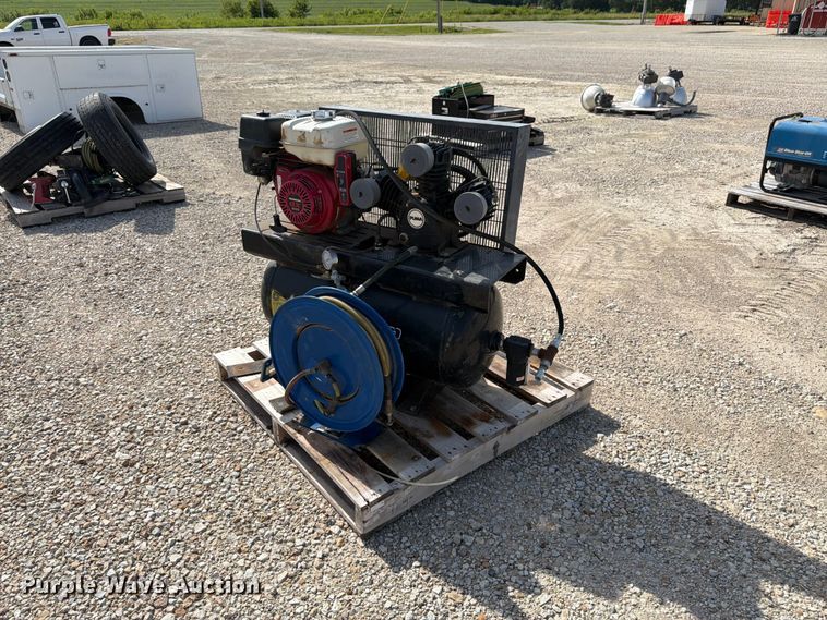 American Industrial Products air compressor - EX5521