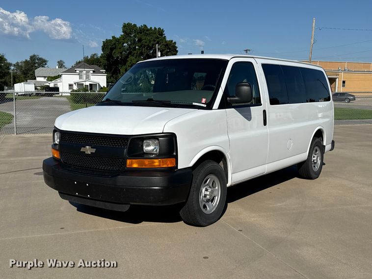2008 Chevrolet Express 1500 van - FB6765