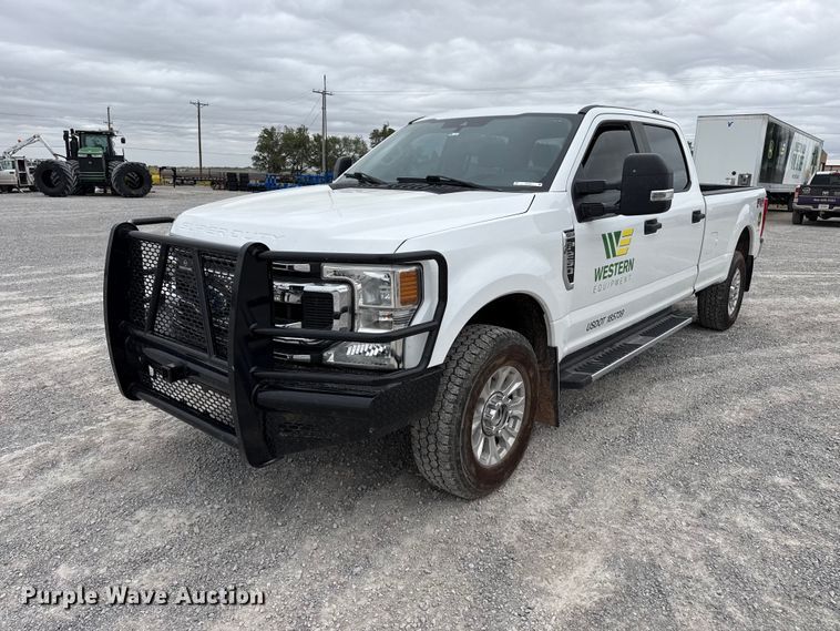 2020 Ford F250 Super Duty Crew Cab pickup truck - FB6781