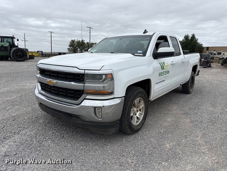2017 Chevrolet Silverado 1500 Crew Cab pickup truck - FB6783