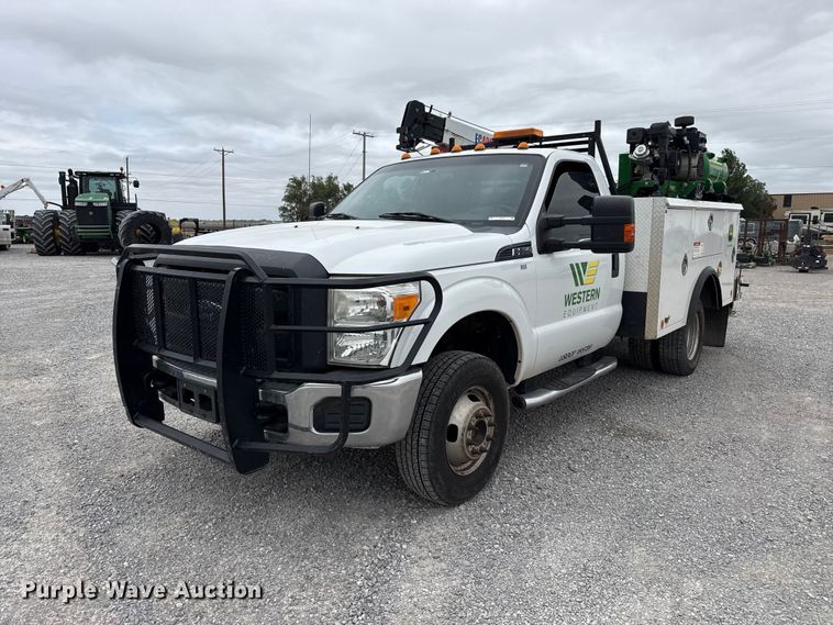 2015 Ford F350 Super Duty utility bed pickup truck - FB6784