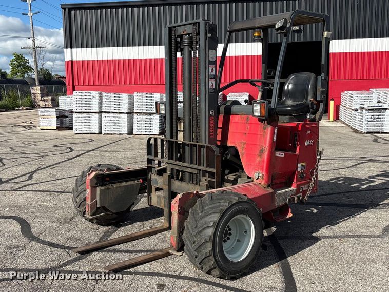 2005 Moffett M55 forklift - FC2406