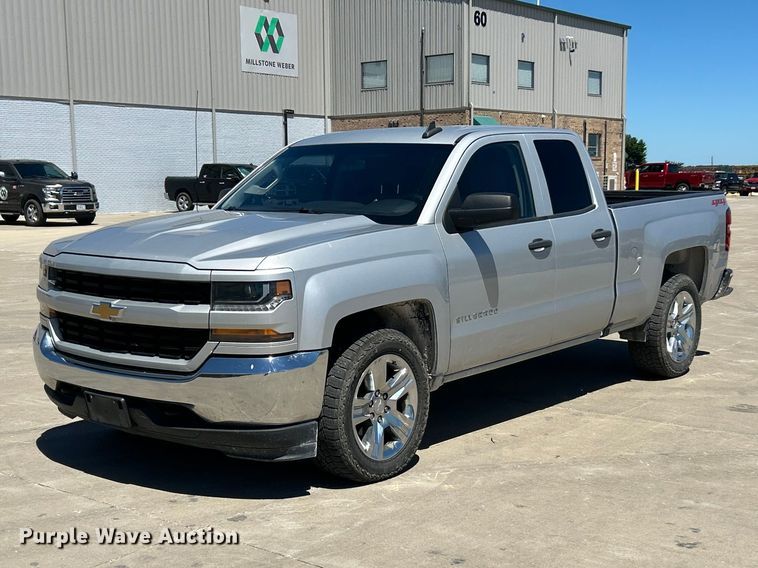 2018 Chevrolet Silverado 1500 Ext. Cab pickup truck - FC2766