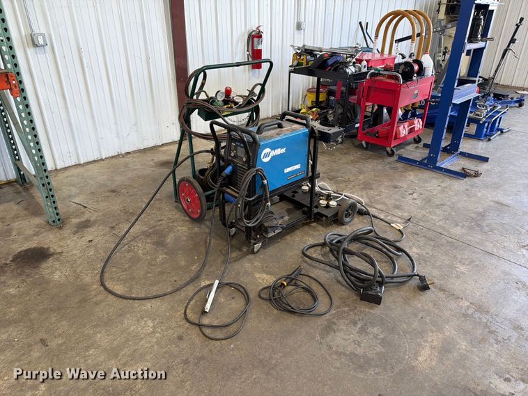 Miller Multimatic 220 AC/DC welder/generator - FC3213