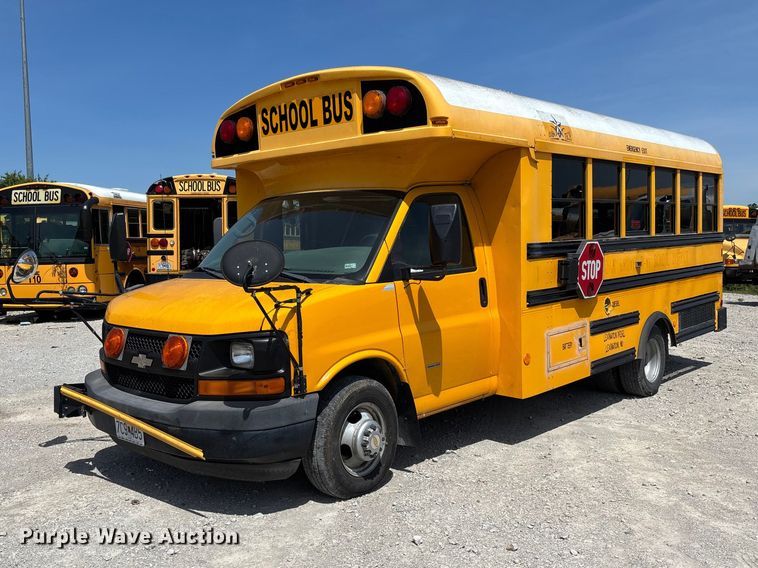 2010 Chevrolet Express 3500 school bus - FC5883