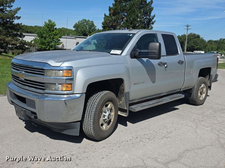 2015 Chevrolet Silverado 2500HD Ext. Cab pickup truck - FH6196