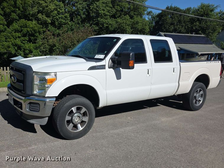 2013 Ford F250 Super Duty XL Crew Cab pickup truck - FH6197
