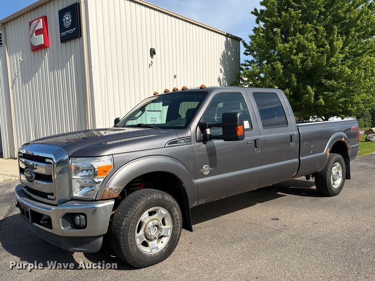 2012 Ford F350 Super Duty Crew Cab pickup truck - FK0212