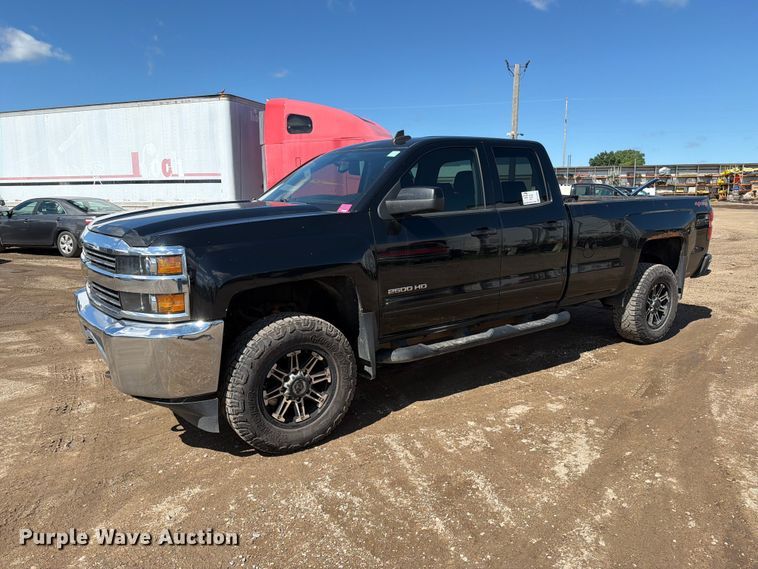 2017 Chevrolet Silverado 2500HD Ext. Cab pickup truck - FK0294