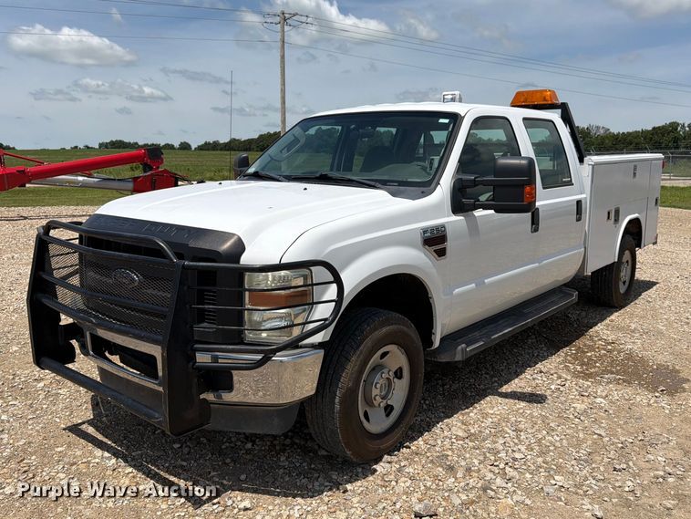 2009 Ford F250 Super Duty Crew Cab utility bed pickup truck - FK3042