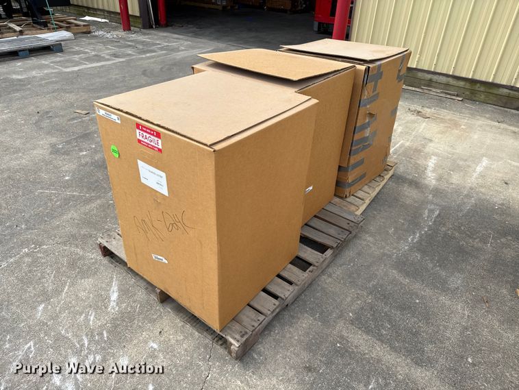 (3) aluminum hydraulic tanks - ND9527