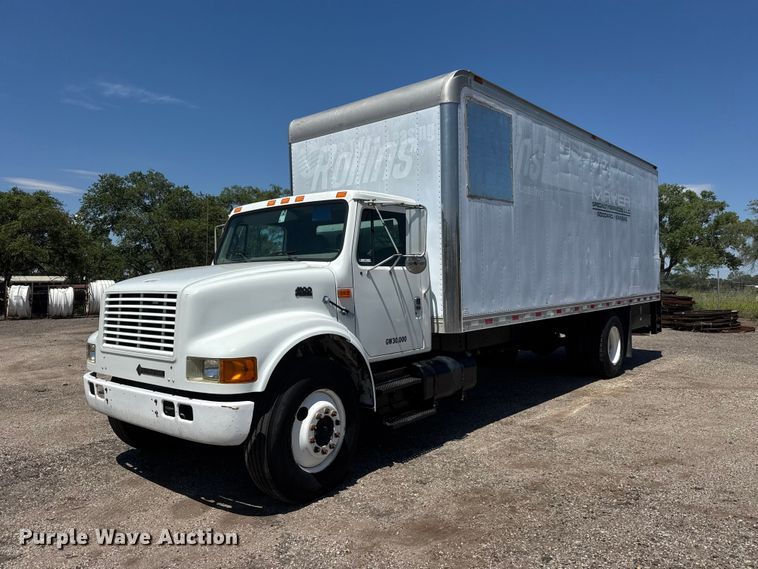 1999 International 4900 box truck - NJ9045