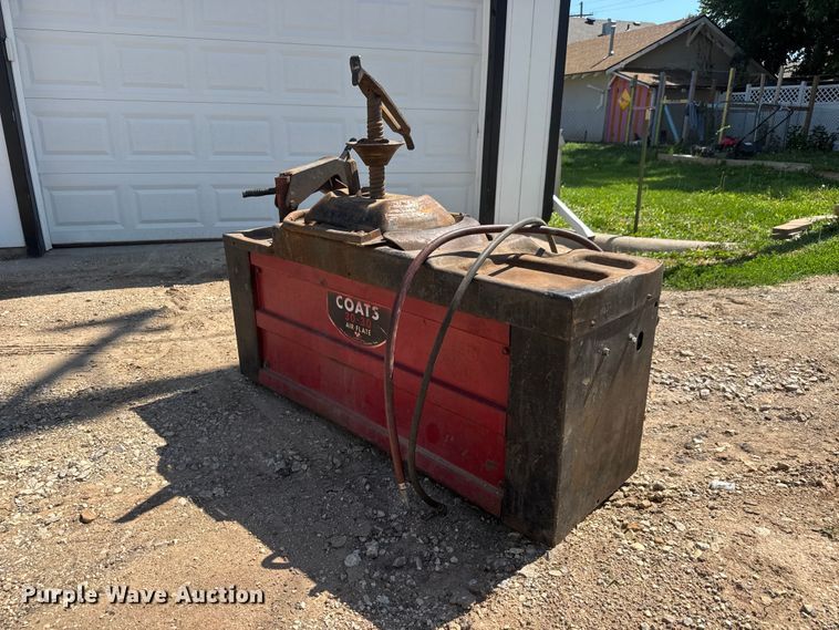Coats Air-Flate 30-30A tire machine - NJ9124