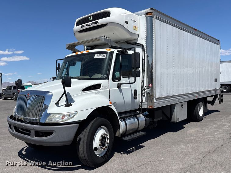 2019 International 4300 refrigerated truck - YA3360