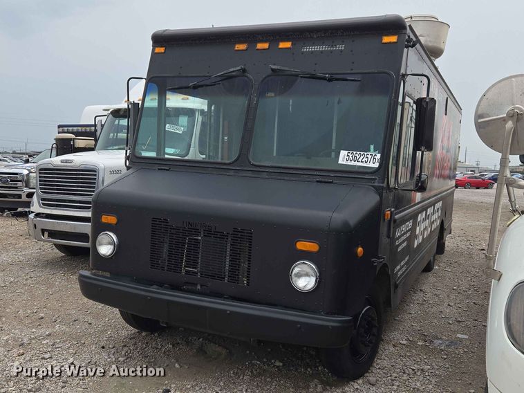 2006 Workhorse W42 food truck - YA3545