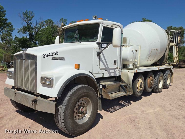 2000 Kenworth W900 ready mix truck - DP8950