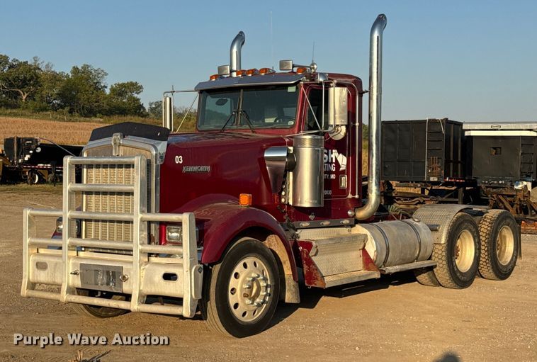 1997 Kenworth W900 semi truck - DU3503