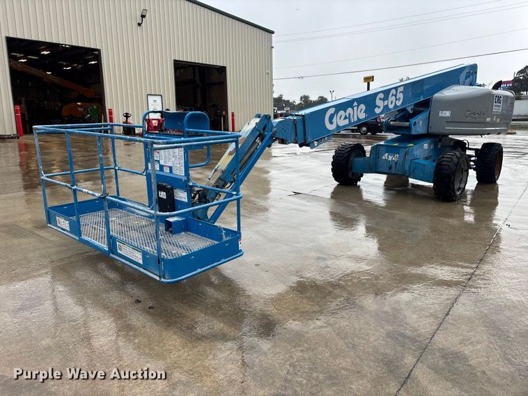 2011 Genie S-65 boom lift - DU6352