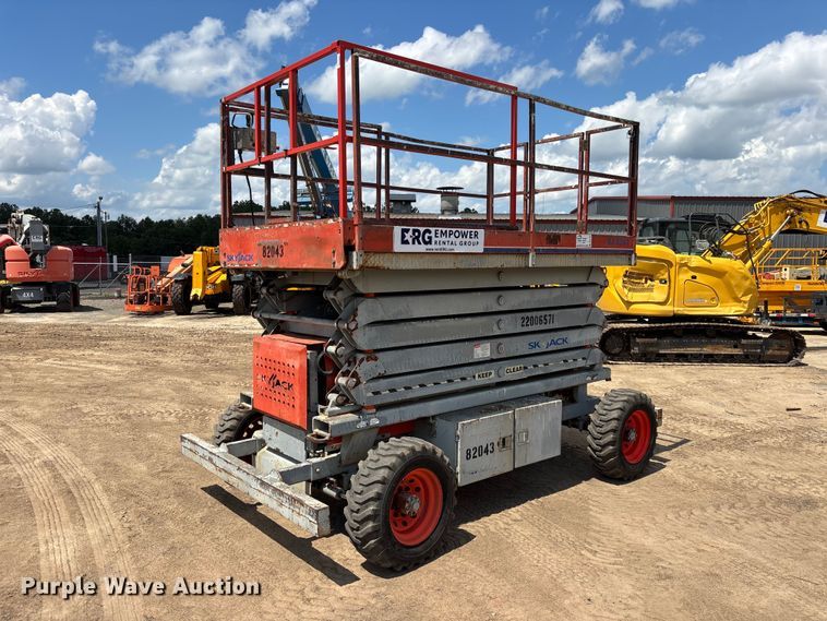Skyjack SJ8243 scissor lift - DU6365