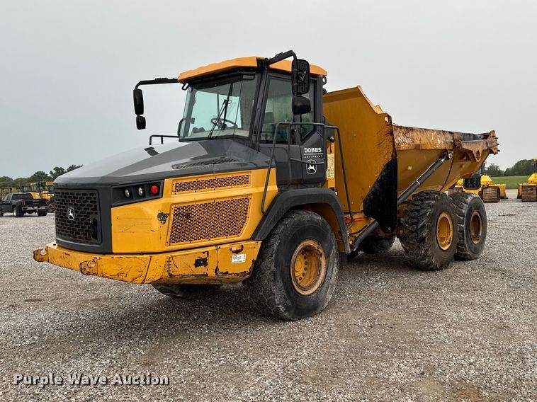 2018 John Deere 260E articulated haul truck - DV2030
