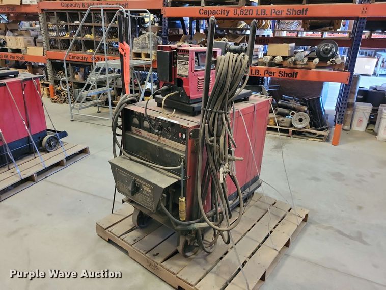 Lincoln Idealarc DC-600 welder - DZ7281