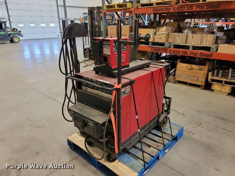 Lincoln Idealarc DC-600 welder - DZ7283