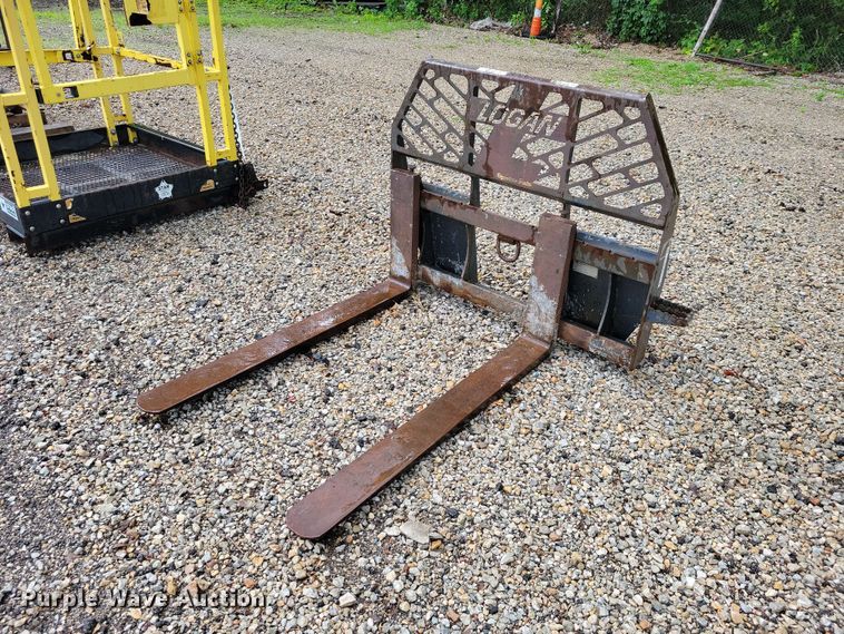 Bradco skid steer forks - DZ7291