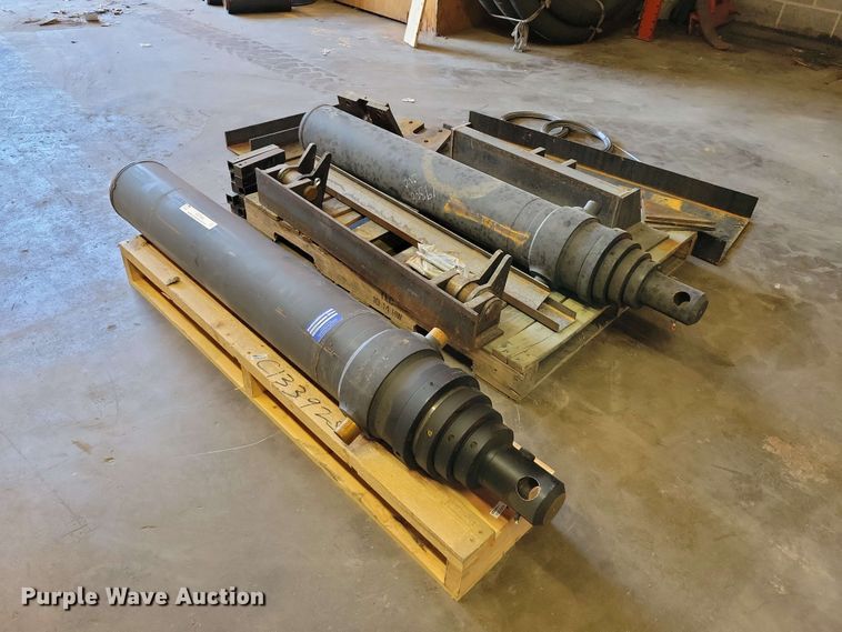 (2) Parker dump cylinders - DZ7326