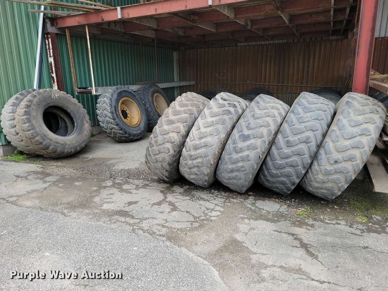 (9) 17.5R25 tires and wheels - DZ7332