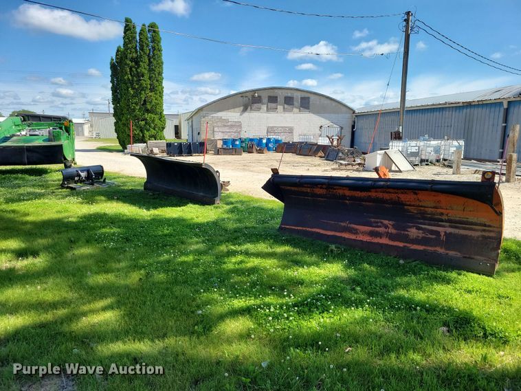 Henderson 10x42 (3) snow plows - EE1095