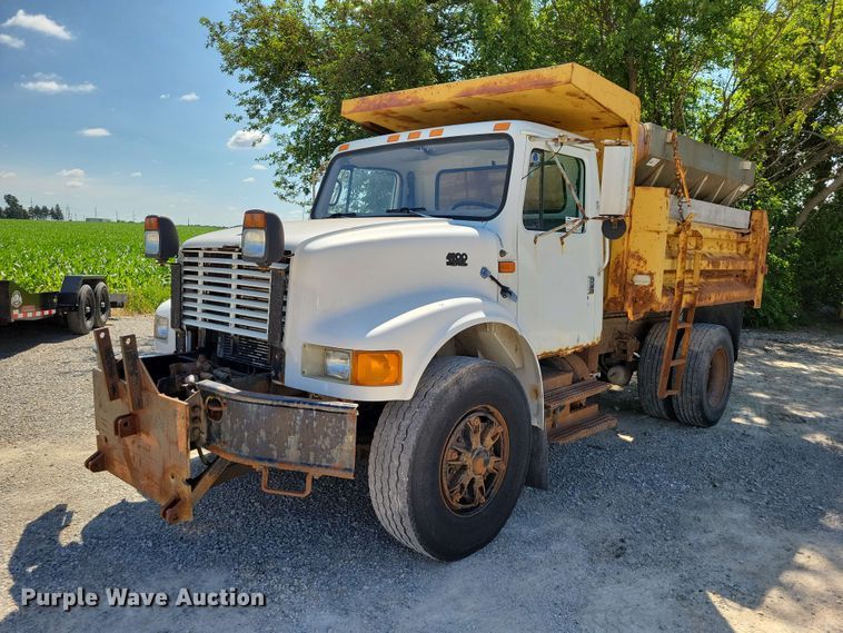 1995 International  4700 dump truck - EE1098