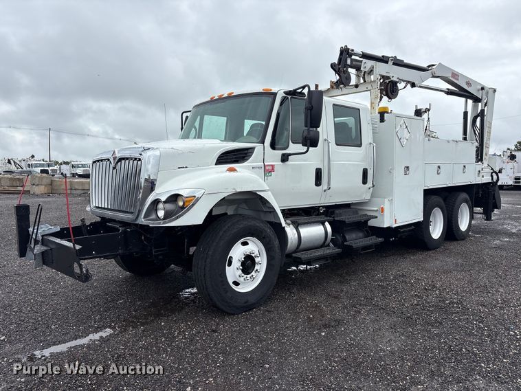 2010 International WorkStar 7400 Crew Cab crane truck - EG9115