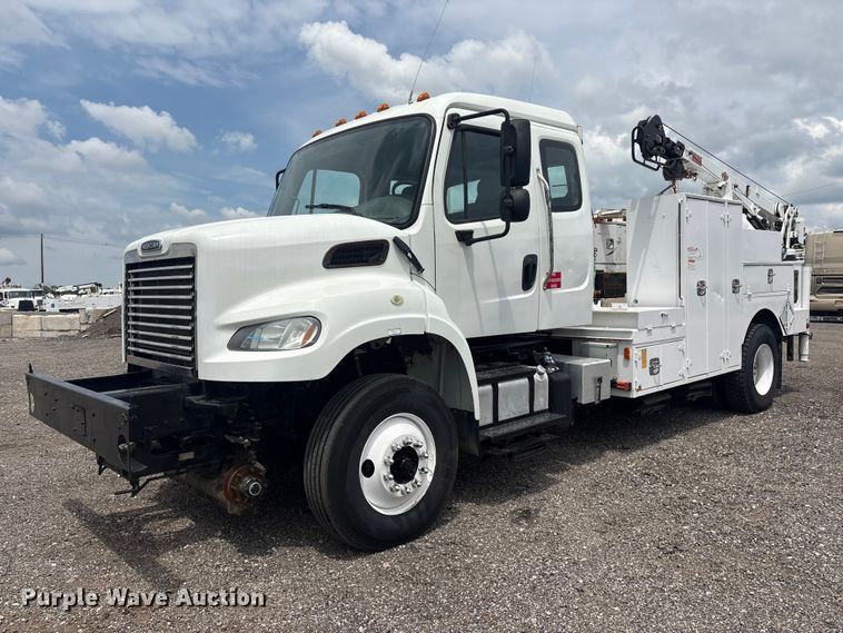 2013 Freightliner Business Class M2 Ext. Cab utility / service truck - EG9125