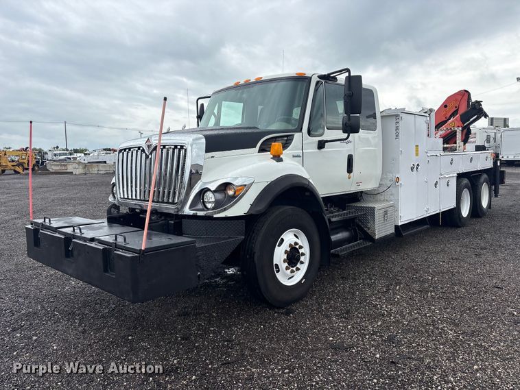 2009 International WorkStar 7400 crane truck - EG9129
