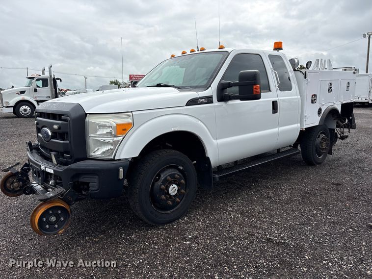 2016 Ford F250 Super Duty Ext. Cab utility bed pickup truck - EG9131