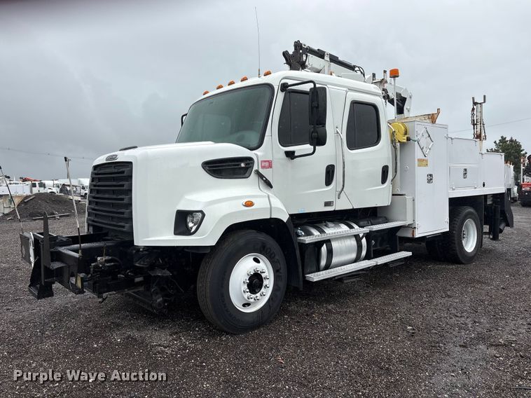 2014 Freightliner 108SD Crew Cab utility / service truck - EG9132