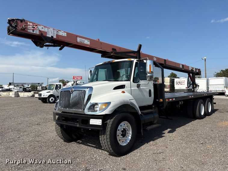 2006 International 7400 shingle conveyor truck - EG9193