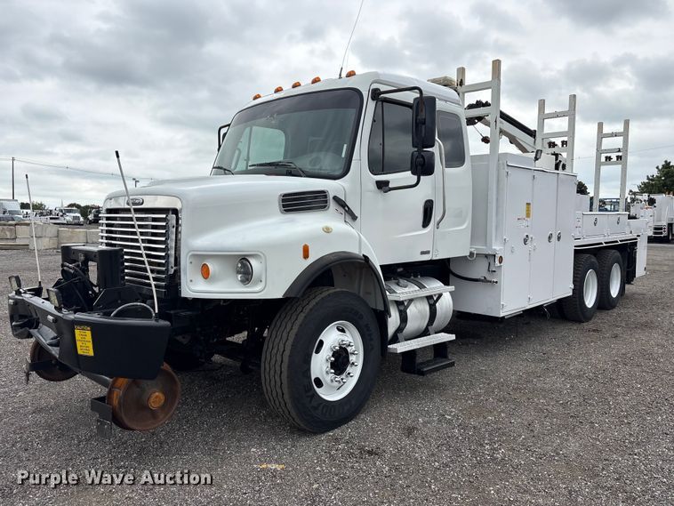 2010 Freightliner Business Class M2 Ext. Cab crane truck - EG9198