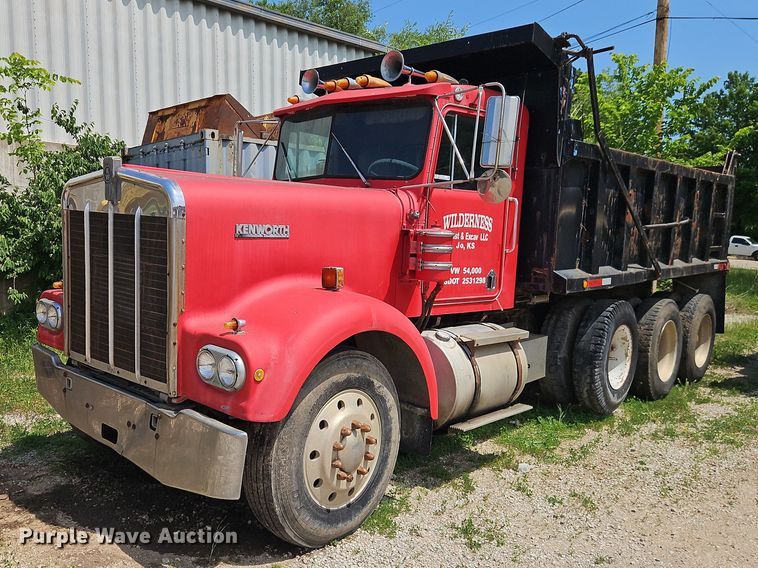 1979 Kenworth W900 dump truck - EO7358