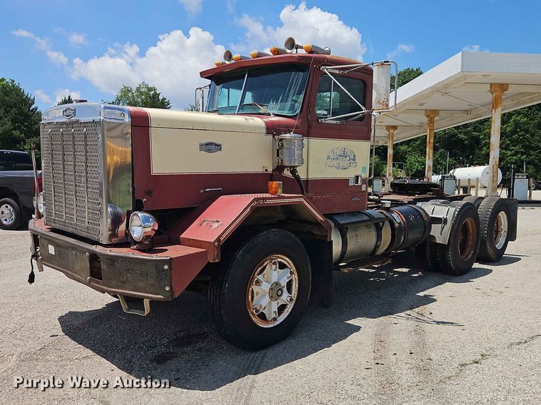 1986 Autocar DK semi truck - EO7441